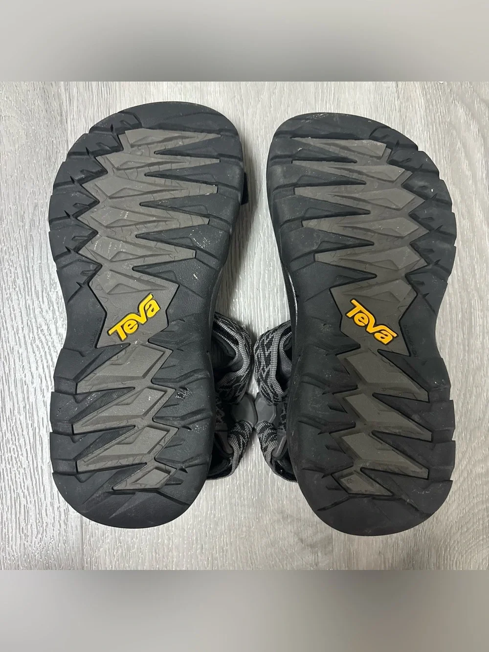 Teva Terra Fi 5 Universal Men’s Sandals Black and Gray Geometric Size 8